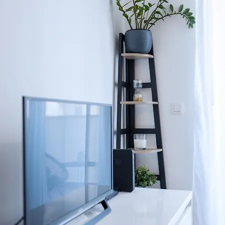 Apartment Lorenzo - Cozy With Balcony & Free Parking Zadar