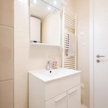 Lorenzo - Cozy With Balcony & Free Parking Zadar