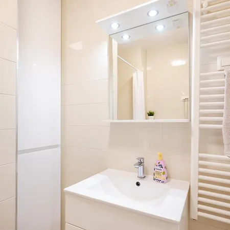 Lorenzo - Cozy With Balcony & Free Parking Zadar