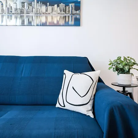 Apartment Lorenzo - Cozy With Balcony & Free Parking *