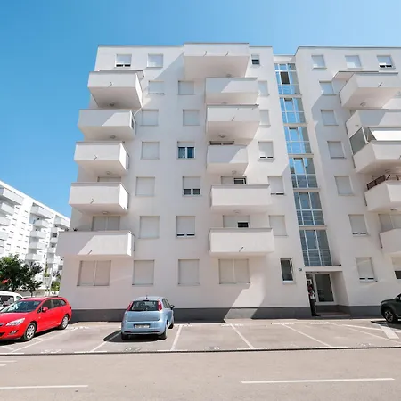 Lorenzo - Cozy With Balcony & Free Parking Zadar