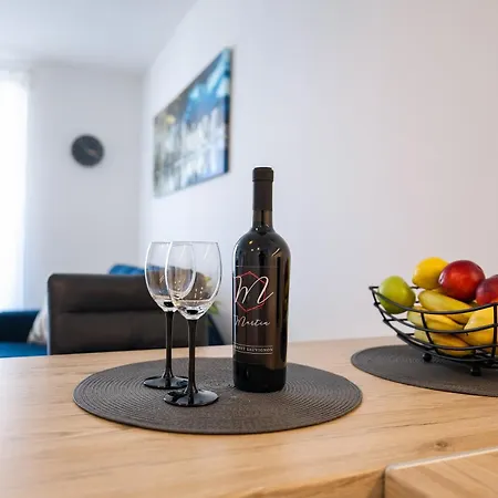 Lorenzo Apartment