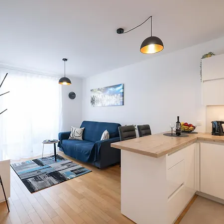 Apartamento Lorenzo - Cozy With Balcony & Free Parking Zadar